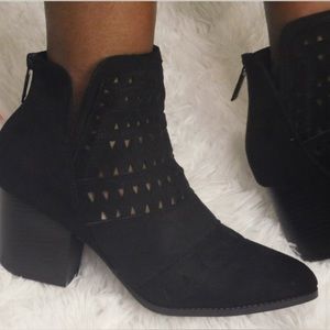 PREVIOUSLY LOVED BLACK FAUX SUEDE ANKLE BOOTIES WITH CUT OUT TRIBAL DESIGNS
